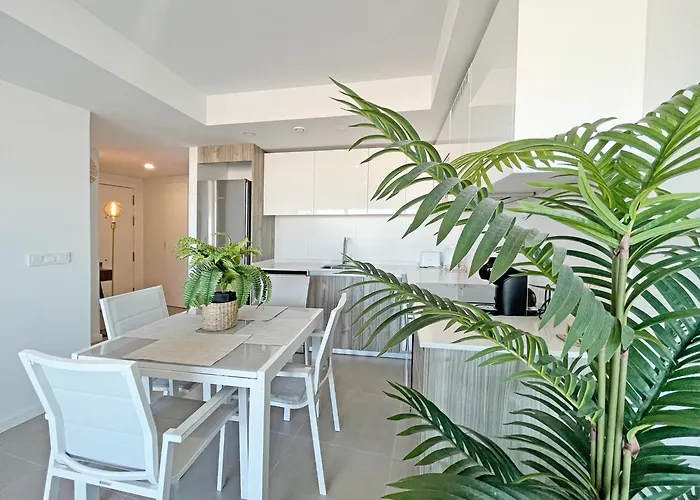 Global Properties, Apartamento Con Terraza Y Vistas Al Mar Y A La Montana