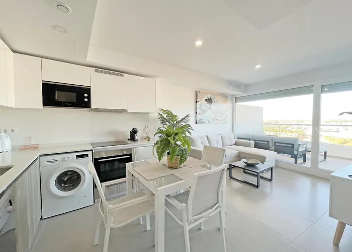 Global Properties, Apartamento Con Terraza Y Vistas Al Mar Y A La Montana
