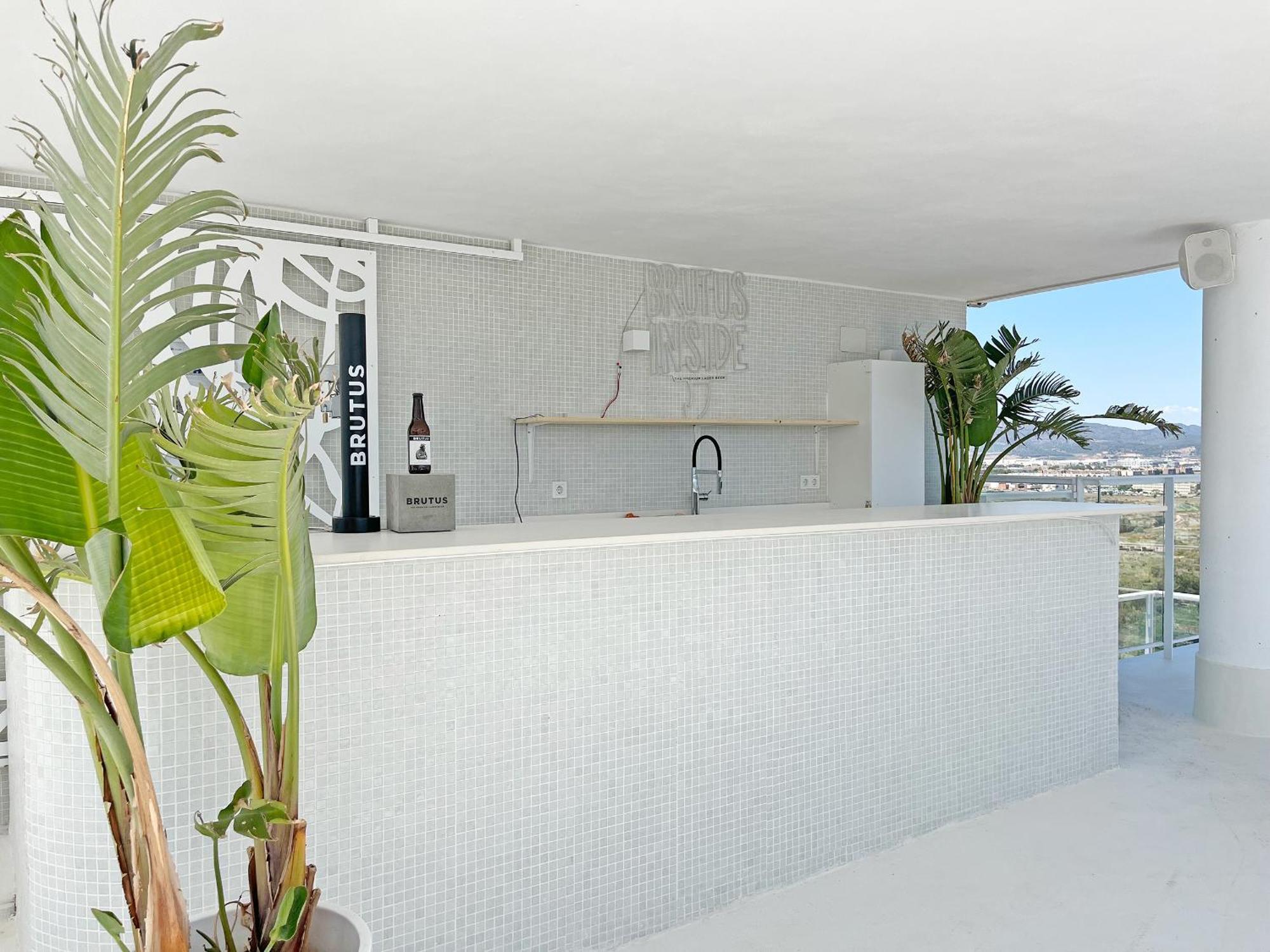 Global Properties, Con Terraza Y Vistas Al Mar Y A La Montana *